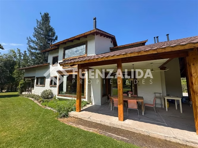 2 casas en venta en parcela de 5000 mts . Cond. Consolidado
