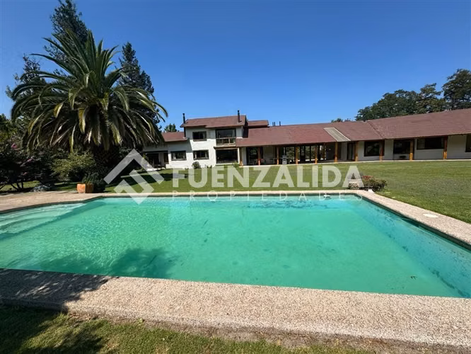 2 casas en venta en parcela de 5000 mts . Cond. Consolidado