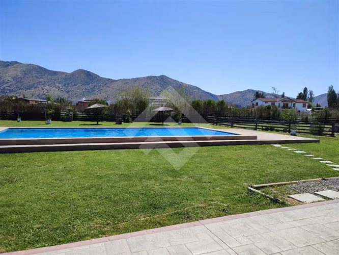 Parcela con 2 casas piscina Quincho vendo en Padre Hurtado