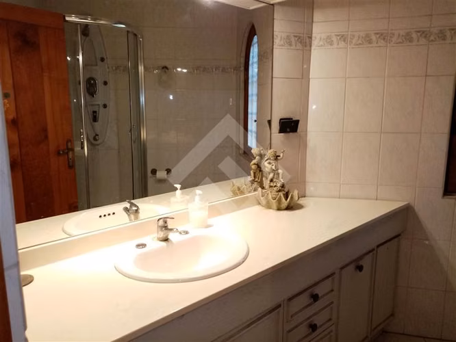 Parcela con casa 2 piscinas Condominio en venta en Talagante