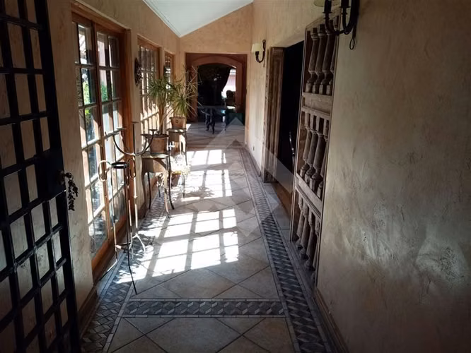 Parcela con casa 2 piscinas Condominio en venta en Talagante