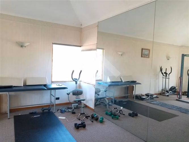Parcela con casa 2 piscinas Condominio en venta en Talagante