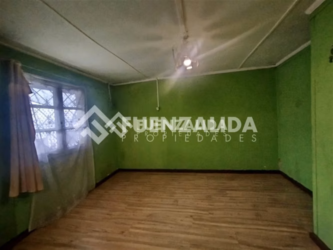 Casa en venta en psj. cerrado de 4 dorm. en San Joaquín