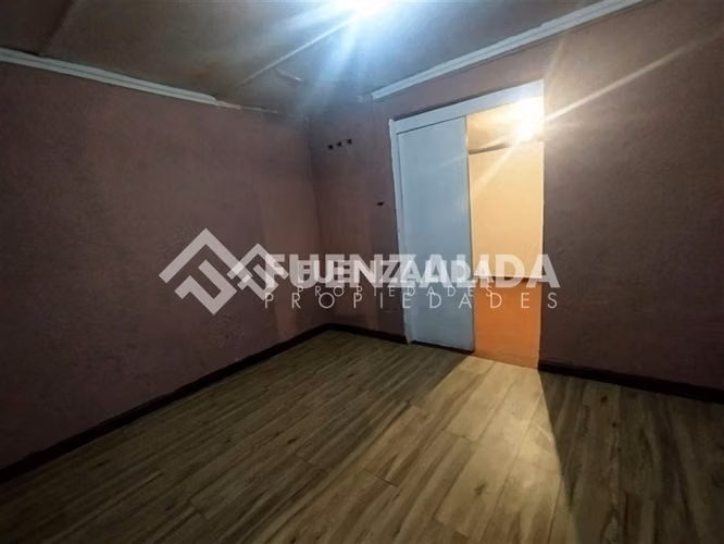 Casa en venta en psj. cerrado de 4 dorm. en San Joaquín