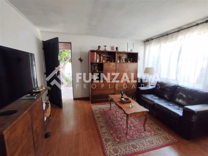 Casa en venta de 3 D-1B a pasos de metro Mirador.
