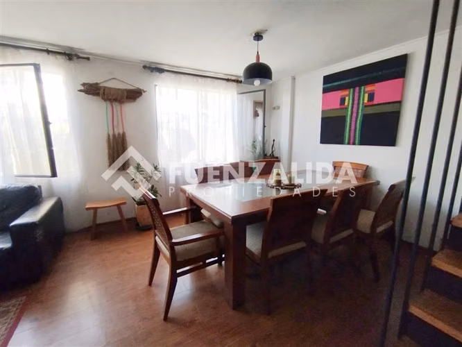 Casa en venta de 3 D-1B a pasos de metro Mirador.