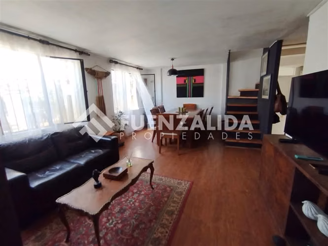 Casa en venta de 3 D-1B a pasos de metro Mirador.