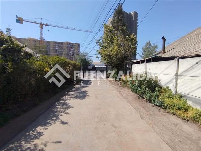Casa en venta de 3 D-1B a pasos de metro Mirador.