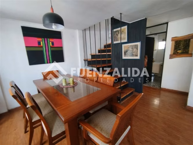Casa en venta de 3 D-1B a pasos de metro Mirador.