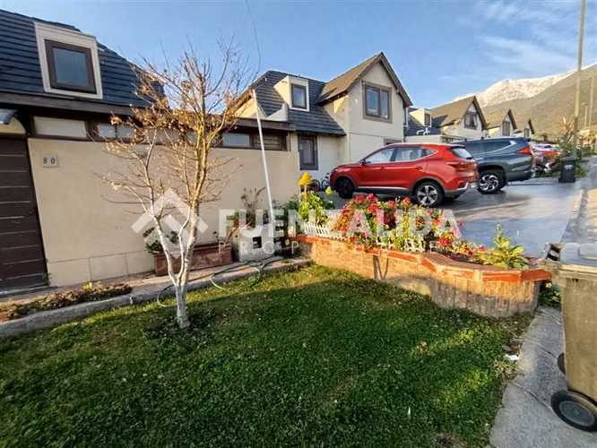 Casa en venta de 4 dorm. en La Florida