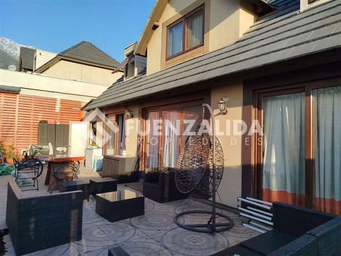 Casa en venta de 4 dorm. en La Florida