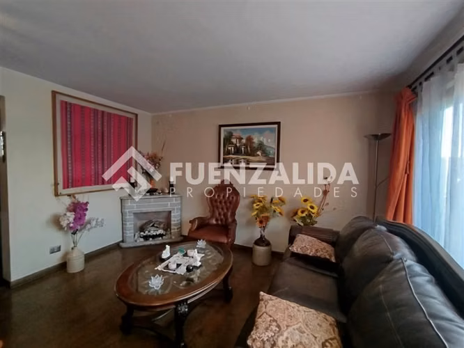 Casa en venta de 4 dorm. en La Florida