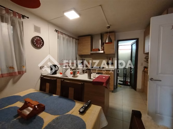 Casa en venta de 4 dorm. en La Florida