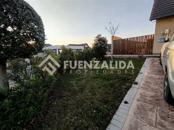 Casa en venta de 4 dorm. en La Florida