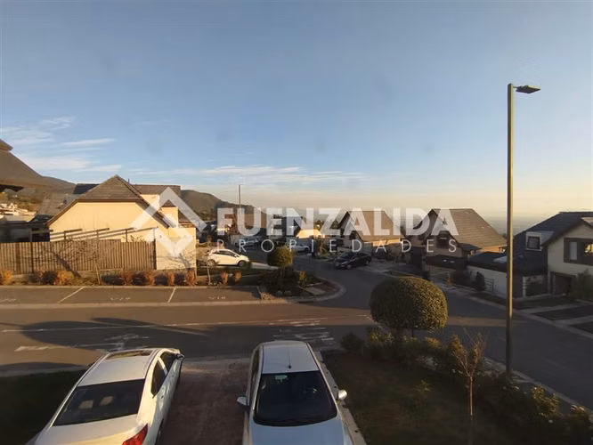 Casa en venta de 4 dorm. en La Florida