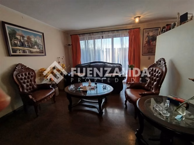 Casa en venta de 4 dorm. en La Florida