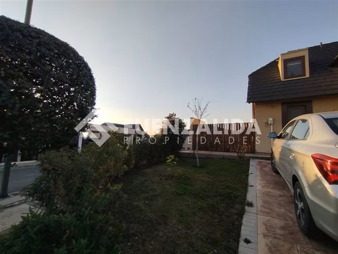 Casa en venta de 4 dorm. en La Florida