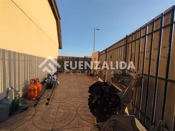 Casa en venta de 4 dorm. en La Florida