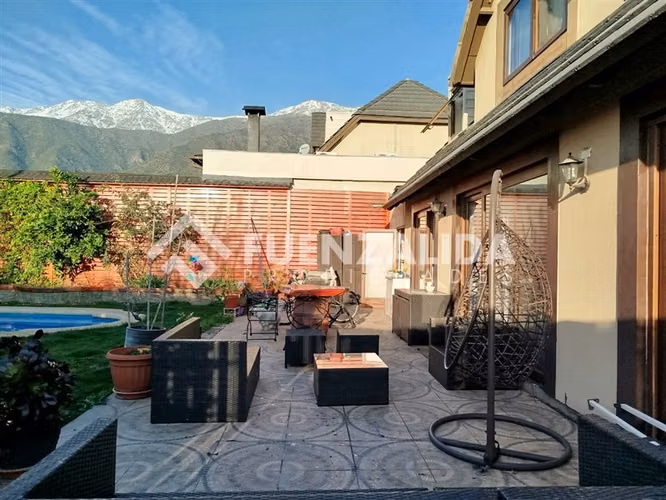 Casa en venta de 4 dorm. en La Florida