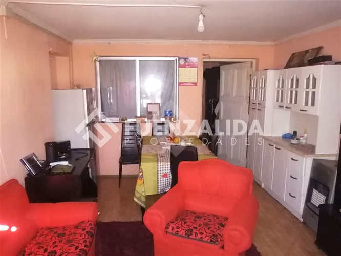Casa en venta de 6 dorm. en La Florida