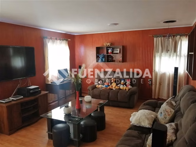 Casa en venta de 4 dorm. en La Cisterna