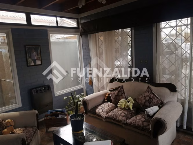 Casa en venta de 4 dorm. en La Cisterna