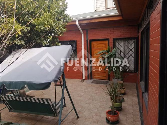 Casa en venta de 4 dorm. en La Cisterna