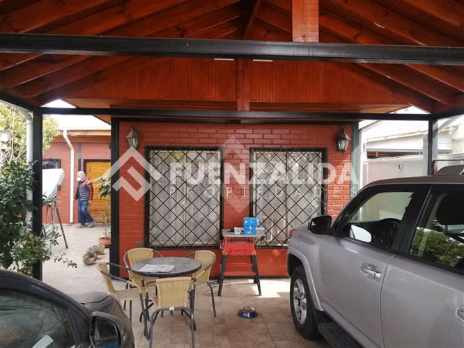 Casa en venta de 4 dorm. en La Cisterna