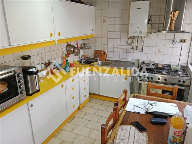 Casa en venta de 5 dorm. en La Florida