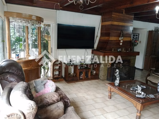 Casa en venta de 5 dorm. en La Florida