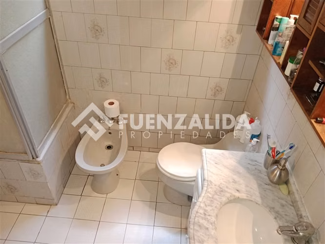 Casa en venta de 5 dorm. en La Florida