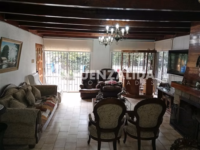 Casa en venta de 5 dorm. en La Florida