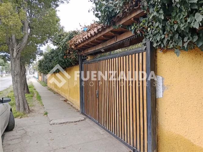 Casa en venta de 5 dorm. en La Florida