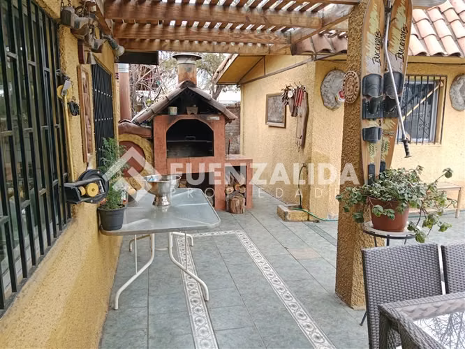 Casa en venta de 5 dorm. en La Florida