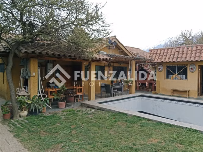 Casa en venta de 5 dorm. en La Florida