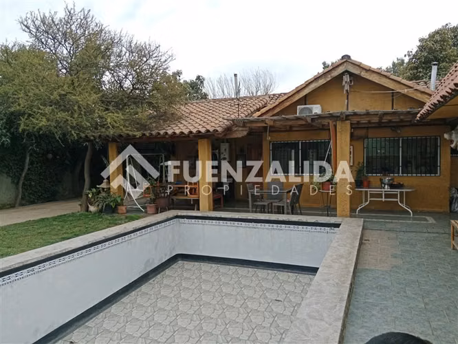 Casa en venta de 5 dorm. en La Florida