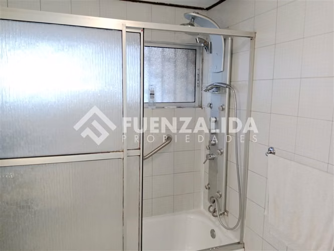 Casa en venta de 5 dorm. en La Florida