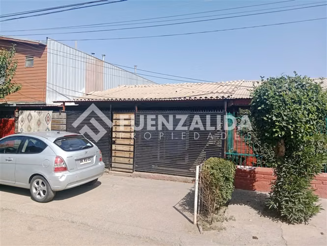 Casa en venta de 3 dorm. en La Florida