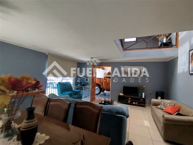 Casa en venta 4D. 3B. Piscina. en La Florida