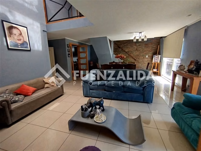 Casa en venta 4D. 3B. Piscina. en La Florida