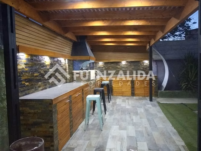 Casa en venta 4D. 3B. Piscina. en La Florida