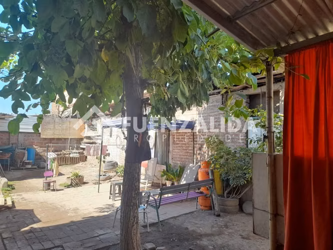 Casa en venta de 4 dorm. en La Granja