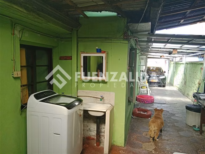 Casa en venta de 4 dorm. en La Granja