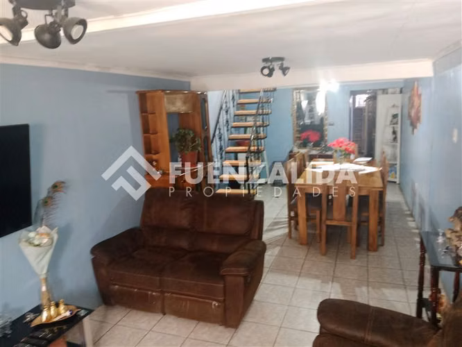 Casa en venta de 4 dorm. en La Florida
