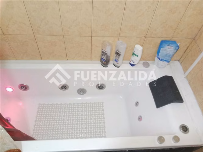Casa en venta de 4 dorm. en La Florida