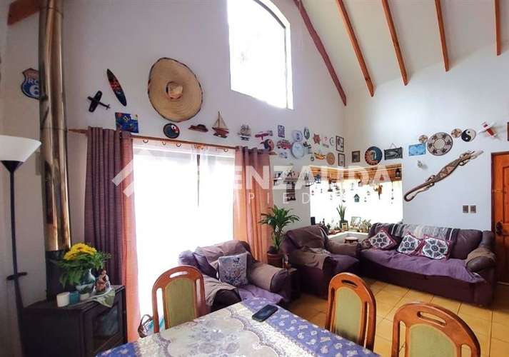 Casa en venta de 5 dorm. en Algarrobo