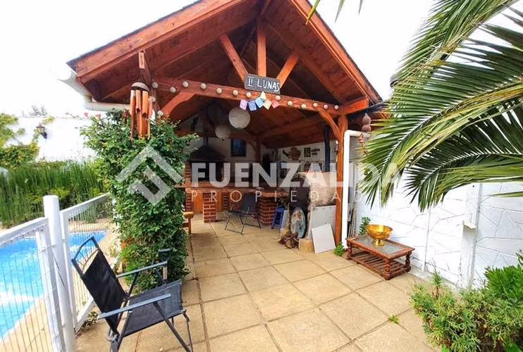 Casa en venta de 5 dorm. en Algarrobo