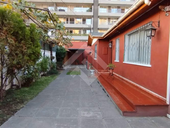 Casa en venta de 3 dorm. en La Florida