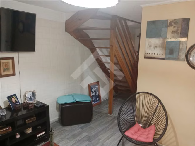 Casa en venta de 4 dorm. en San Bernardo