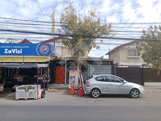 Casa en venta de 4 dorm. en San Bernardo